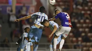 Auxiliar aprova estreia de zagueiro no Paraná e elogia perfil de liderança