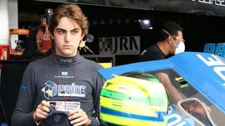 Curitibano de 17 anos desponta como promessa do automobilismo nacional