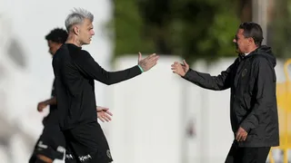 Santos x Corinthians: Luxemburgo vai fazer alterações para clássico