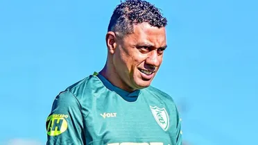 Clube brasileiro surpreende e anuncia Kléberson como novo treinador