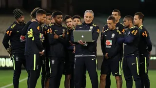 Falta um ano para a Copa! Quem está garantido no Brasil de Tite? Ouça o podcast