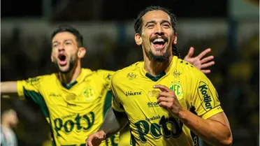 Atacante revelado pelo Athletico vira sensação da Série A