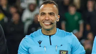 Mozart dispara contra árbitro após confusão generalizada em Coritiba x Goiás