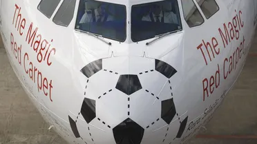 Mensagens de apoio decoram avião da seleção