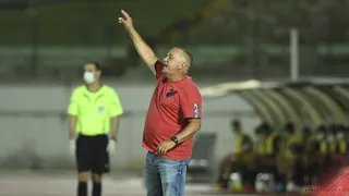 James Freitas sai em defesa de atacante após empate do Athletico