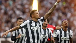 Coritiba é goleado pelo Botafogo e sai na bronca com a arbitragem
