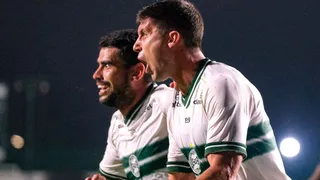 Coritiba bate Goiás, vence a primeira na Série A e põe fim a jejum de 130 dias