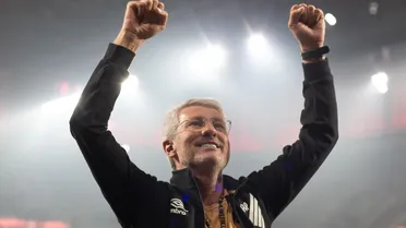 Odair vibra com acesso e encaminha renovação no Athletico