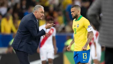 Tite sobre críticas a Daniel Alves: “Eu não vim pra agradar o Twitter”