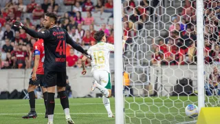Crise do Athletico precisa ser estancada antes que seja tarde demais