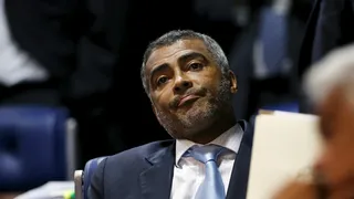 Para ver o filho jogar, Romário volta à Bolívia após 26 anos