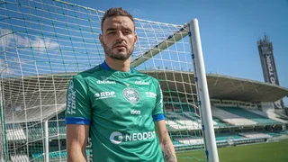 Carreira sólida na Itália e experiência: conheça o novo goleiro do Coritiba