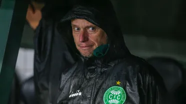 Coritiba lidera ranking negativo no Brasileirão e Seabra reage: “Teve caráter”