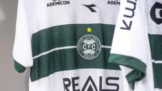 Torcedor tem coleção de camisas do Coritiba furtada