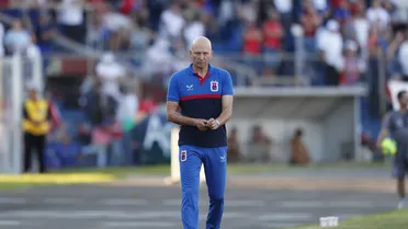 “A responsabilidade de vencer é nossa”, diz técnico do Paraná sobre próximo jogo