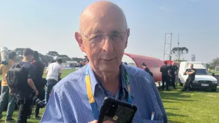 “O Paraná te abraça”: jornalista de 12 Copas vê seleção voltar a ser festejada em casa