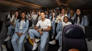 Seleção feminina brasileira chega à Austrália com apoio a protestos no Irã