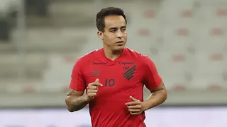 Sem espaço no Athletico, Jadson acerta com clube da Série B
