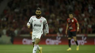 Athletico é punido por arremesso de copo em Gabigol