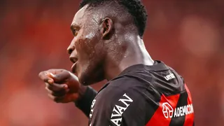 Athletico tira onda com o Coritiba após fim de tabu e web vai à loucura