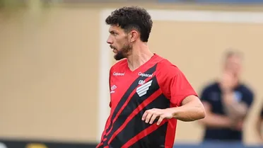 Com saídas e lesões, Athletico acelera estreia de reforços