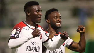 Chapecoense x Athletico: Viveros comanda goleada do dominante Furacão na Arena Condá