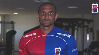Paraná anuncia atacante que jogaria no futebol amador de Curitiba