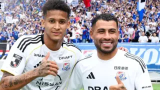 Ex-Athletico encerra jejum de um ano e marca por clube asiático