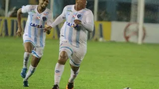 Walter choca internautas na estreia pelo Paysandu