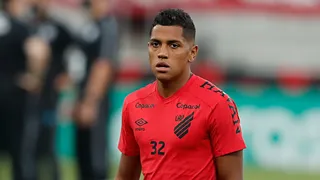 Athletico inscreve Lucas Fasson, Pedrinho e Pedro Rocha na Sul-Americana