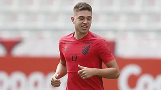 Athletico acerta a compra definitiva do atacante Guilherme Bissoli