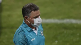 Pachequinho defende improvisação na lateral e diz preservar jovens no Coritiba