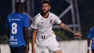 Com novo técnico, Athletico evolui no ataque e faz jogo seguro; leia análise