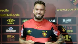 Coritiba encaminha volta de Willian Farias e aguarda resposta de Robinho