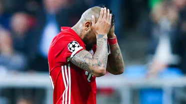 Ex-Athletico diz que foi roubado em campo e dispara: “Por isso inventaram o VAR”