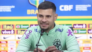 Ex-Athletico, Bruno Guimarães comenta relação com Diniz e chance de consolidação