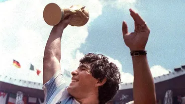 Maradona, estrela que não se apaga, personagem que transcende o futebol