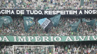 Torcida do Coritiba terá 25 ônibus em caravana para apoiar time contra o Juventude