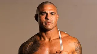 Vitor Belfort compartilha fake news bizarra e viraliza nas redes sociais