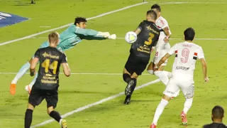 No primeiro jogo sem Diniz, São Paulo empata com o Ceará nos acréscimos