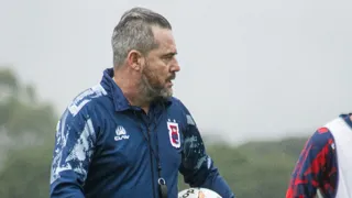 Argel Fuchs elenca prioridade do Paraná Clube em 2025 e detalha perfil de reforços