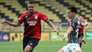 Furacão bebe a champanhe do Fluminense: 4×1