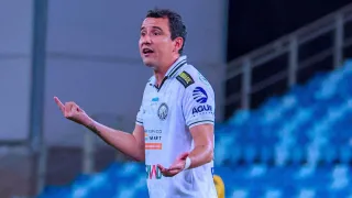 Operário chega a quatro derrotas seguidas e se afunda na lanterna do returno