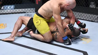 Fabrício Werdum aposta em vitória de Glover Teixeira no UFC: “É o novo campeão”