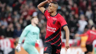 Corinthians nega ter procurado Erick, volante do Athletico