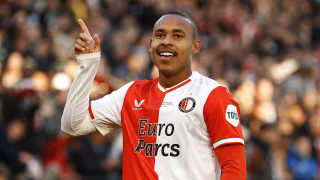 Ex-Coritiba, atacante do Feyenoord revela desejo de jogar no Flamengo