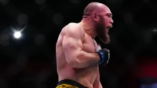 Valter Walker desafia árbitro do UFC após polêmica com Poatan