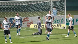 Coritiba perde para o Ceará em despedida do Couto na Série A