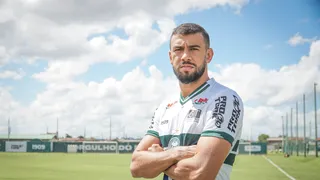 Luciano Castán exalta chegada ao Coritiba: “Não dava para falar não”