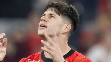 Athletico repete roteiro, perde de virada e segue patinando na Série B